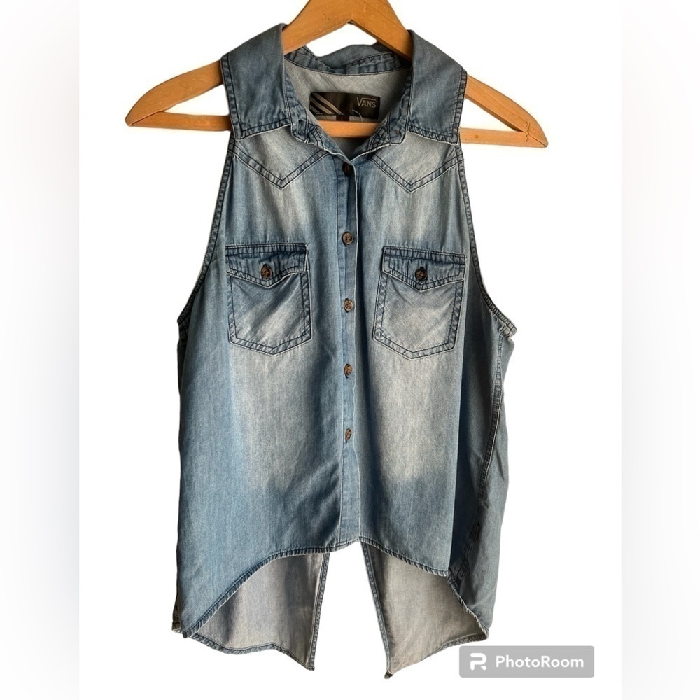 Vans Girls Sleeveless Button Down - Large